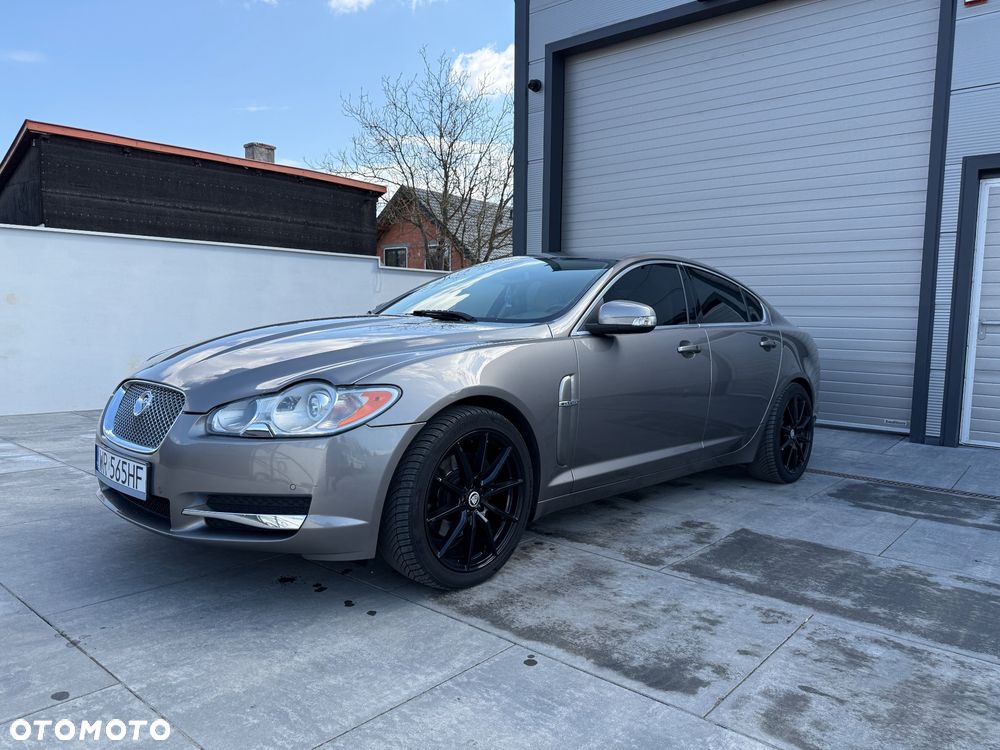 Jaguar XF 3.0 V6 Luxury - 1