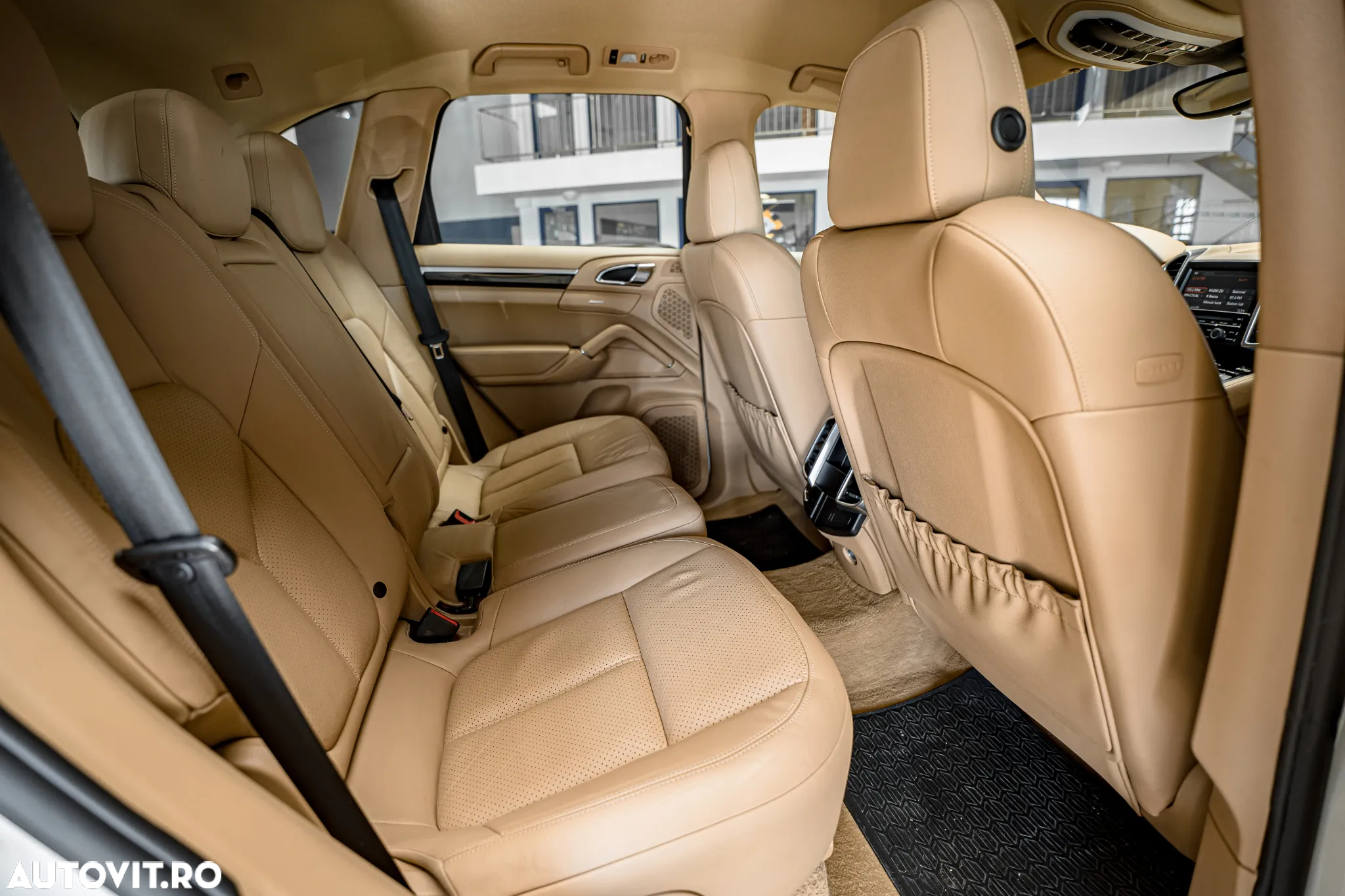 Porsche Cayenne 3.0 L V6 - 18