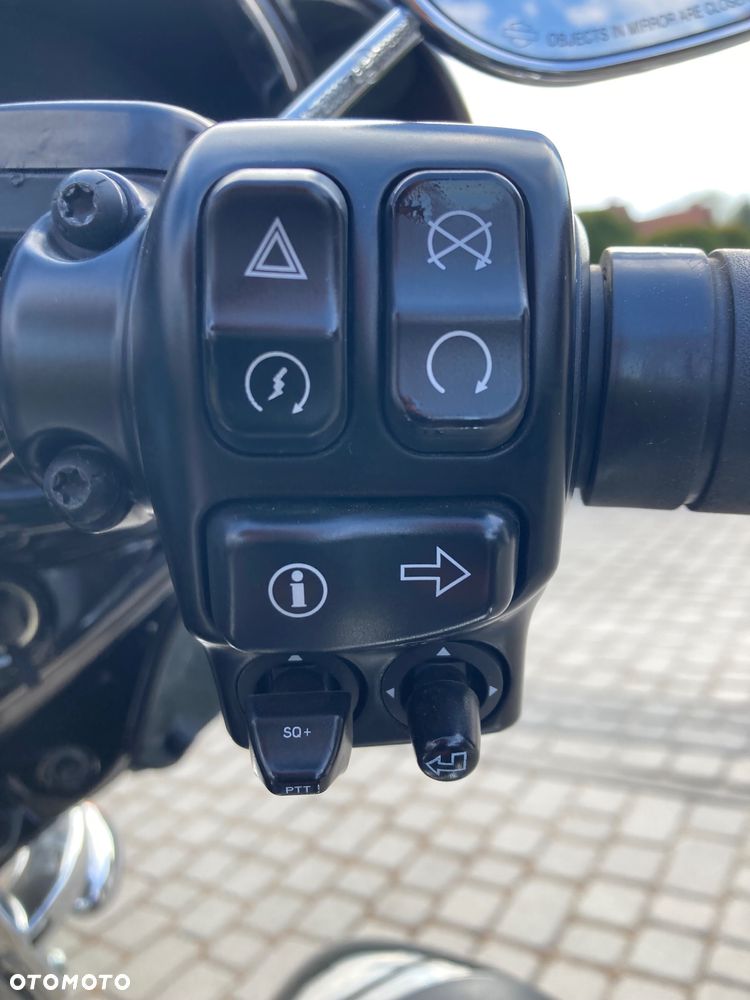 Harley-Davidson FLH Electra Glide - 21