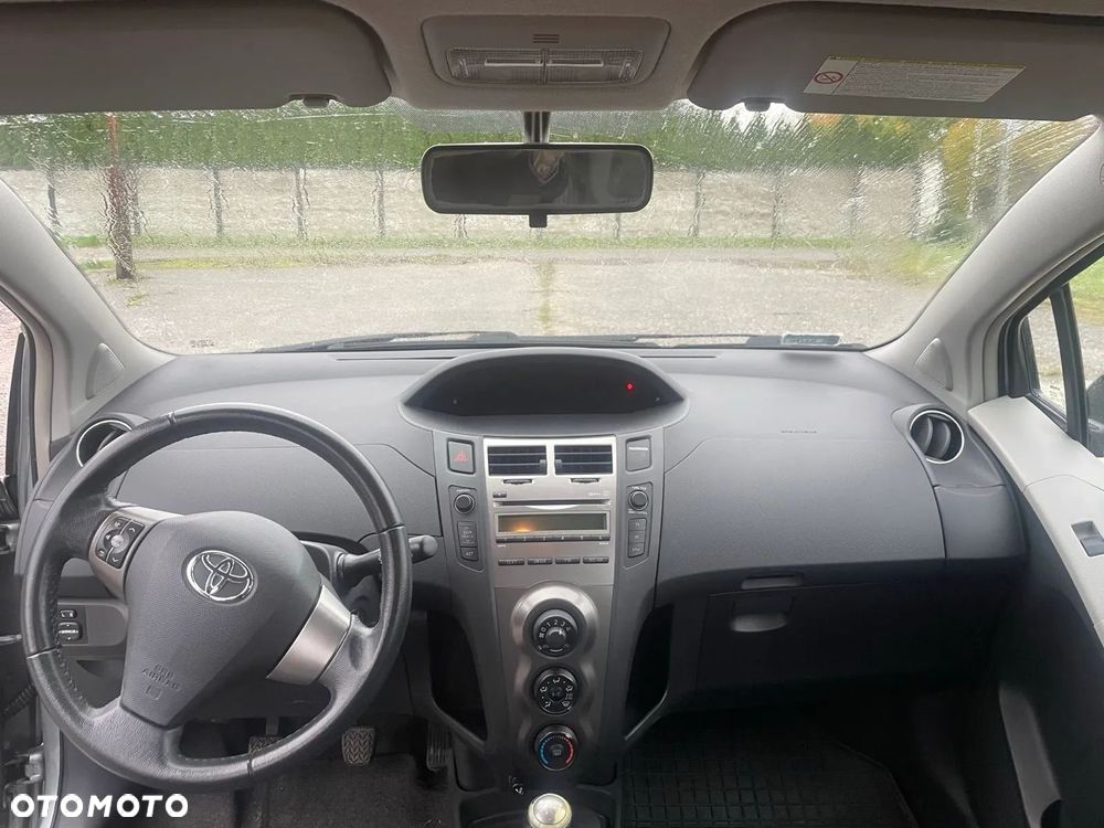 Toyota Yaris ver-1-4-d--4d - 8