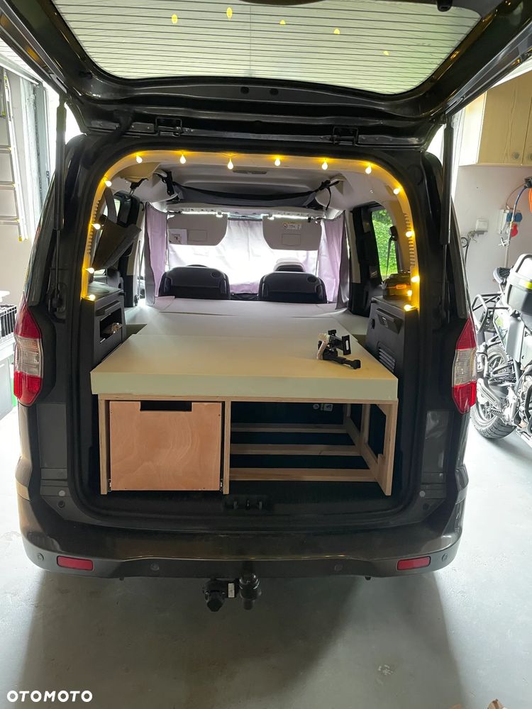 Ford Tourneo Courier 1.0 EcoBoost Titanium - 19