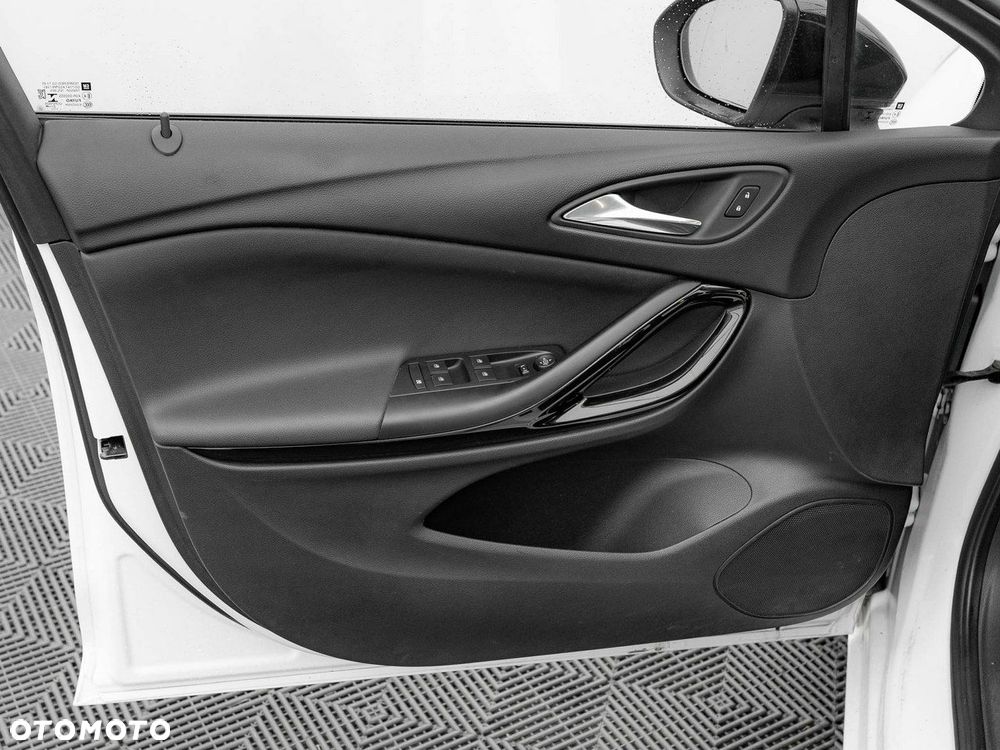 Opel Astra 1.2 T Elegance S&S - 13