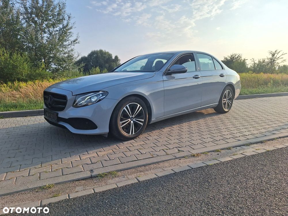 Mercedes-Benz Klasa E 200 d 9G-TRONIC - 11