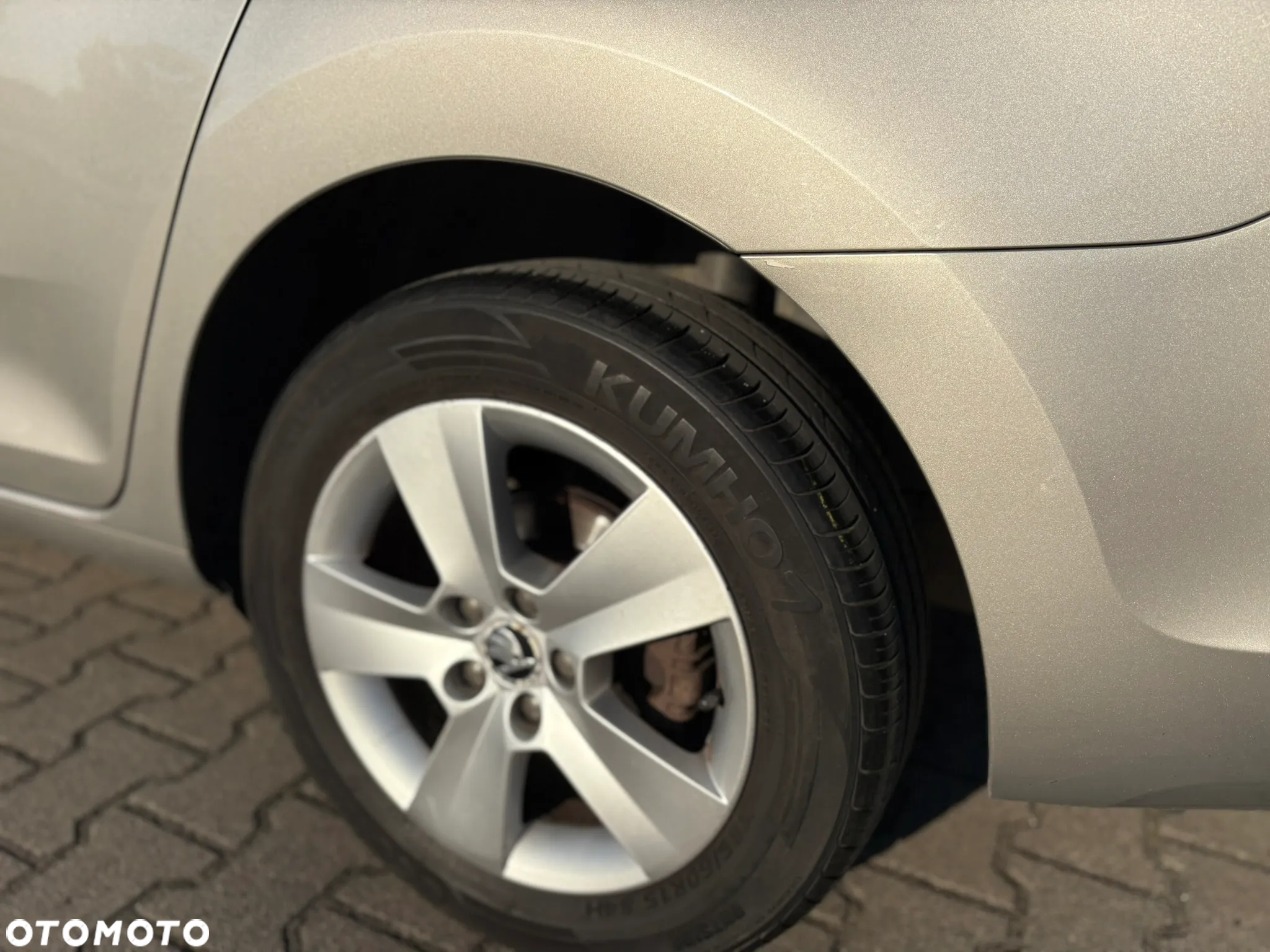 Skoda RAPID 1.2 TSI Ambition - 17