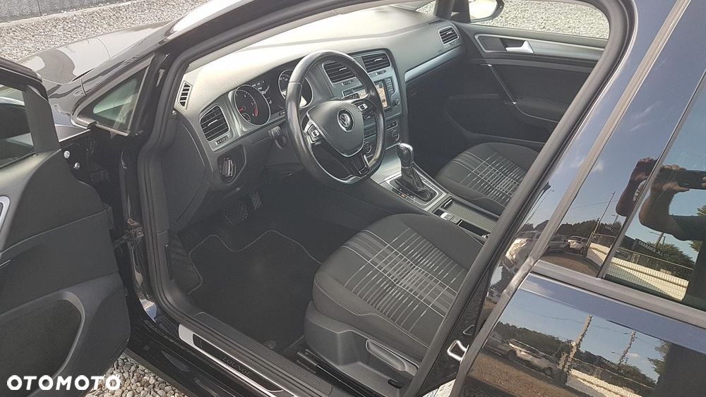 Volkswagen Golf 2.0 TDI BlueMotion Technology DSG Lounge - 20