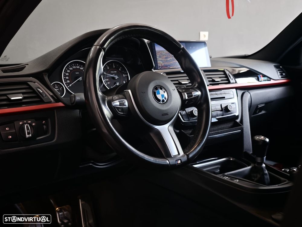 BMW 320 d Pack M - 38