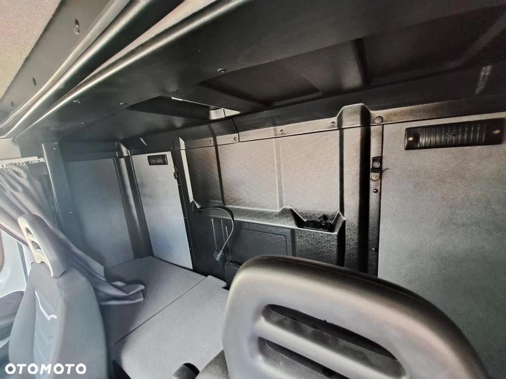 Iveco 70C18 - 13