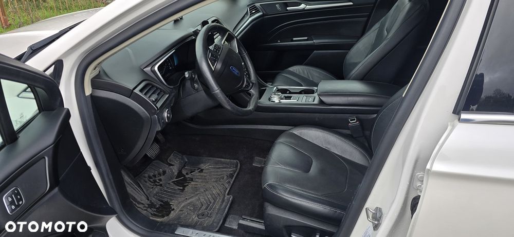 Ford Fusion - 8