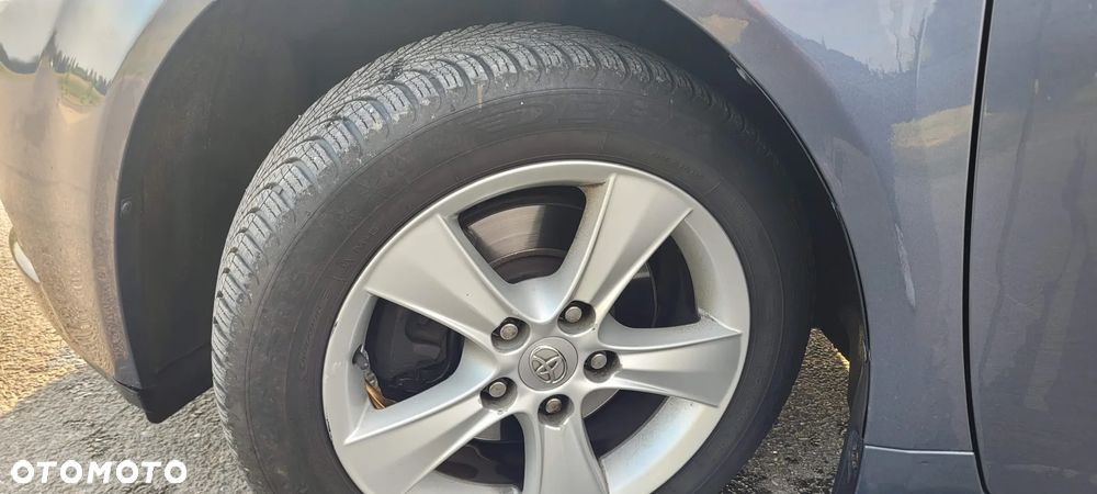 Toyota Avensis 1.8 Sol - 13