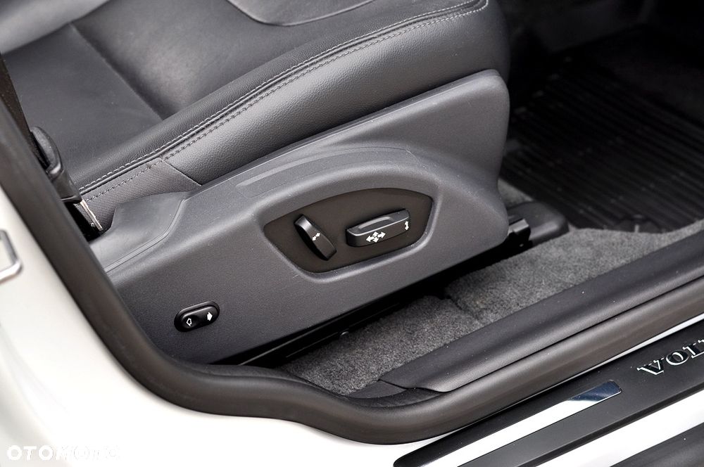 Volvo XC 60 T5 AWD Inscription - 26
