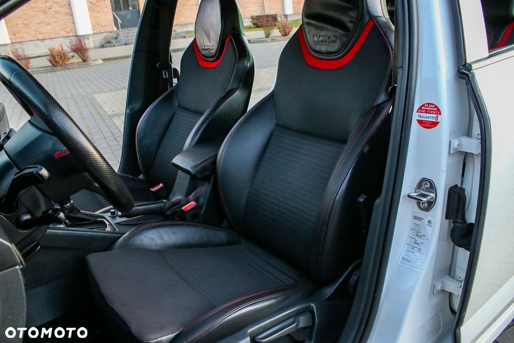 Skoda Octavia 2.0 TDI DSG RS - 35