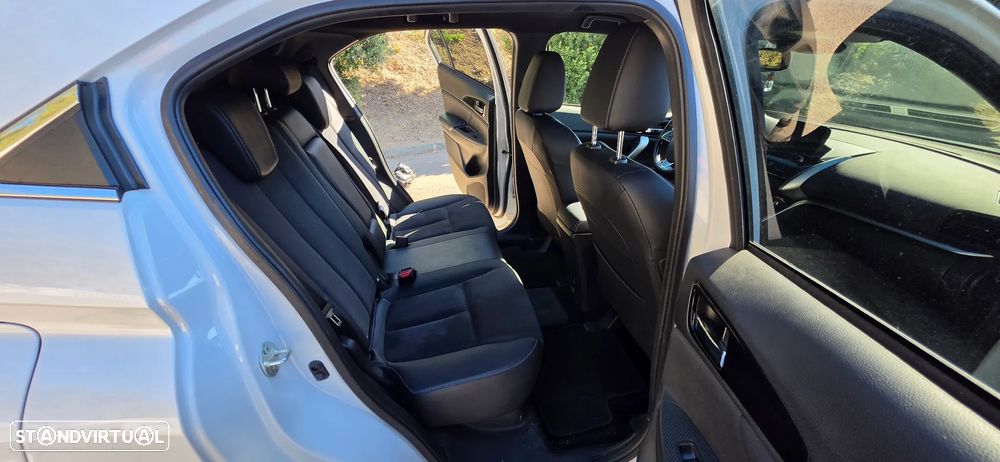 Mitsubishi Eclipse Cross - 15