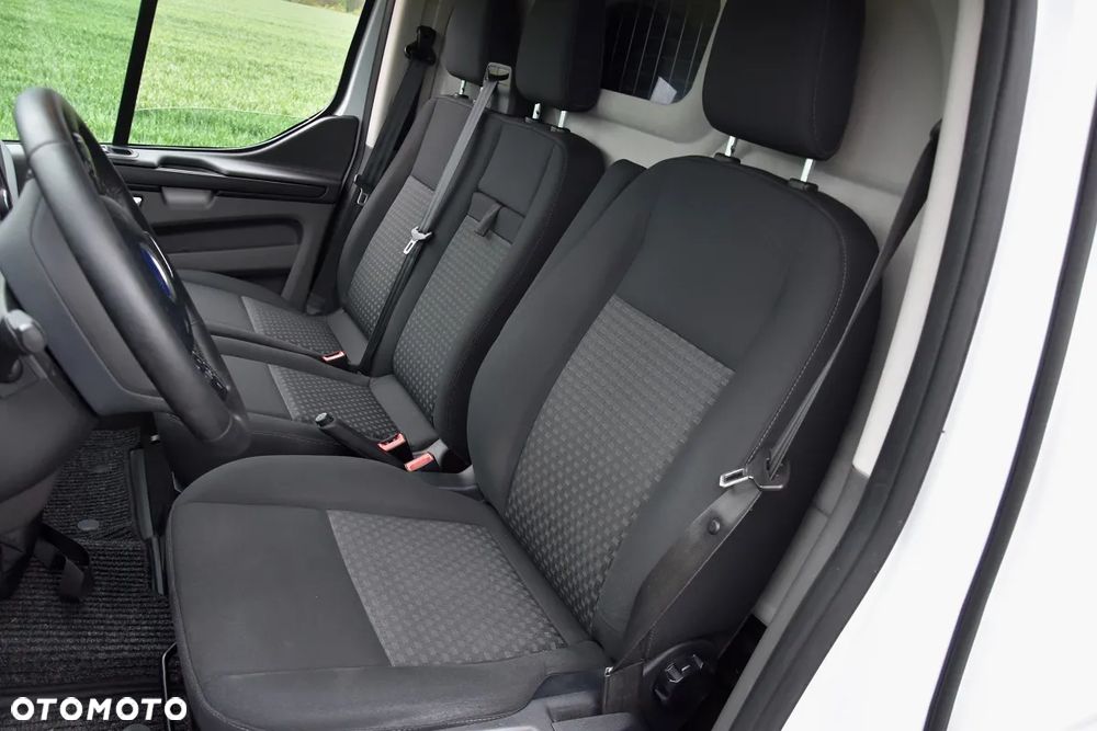 Ford TRANSIT CUSTOM 320 L2H1 - 25