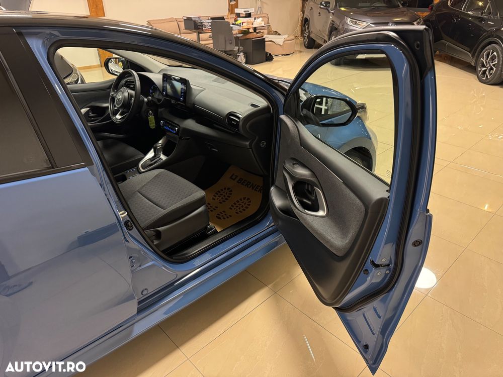 Toyota Yaris Hybrid 130 1.5 VVT-i Premiere Edition - 11