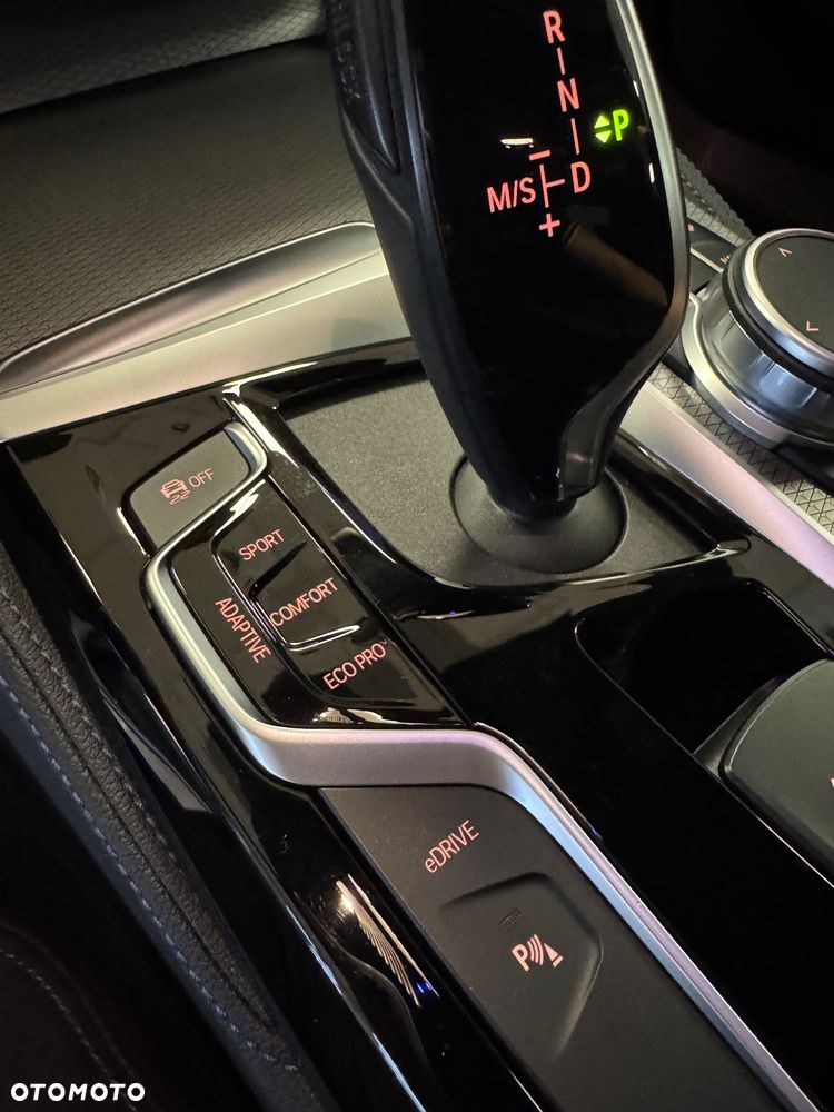 BMW Seria 5 530e iPerformance xDrive M Sport sport - 17