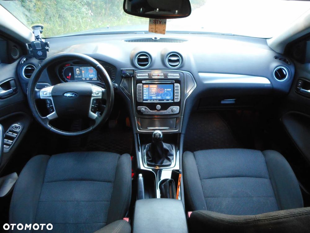 Ford Mondeo 2.0 Viva Titanium - 1