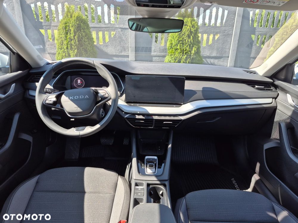 Skoda Octavia 2.0 TDI Edition 130 Selection DSG - 9