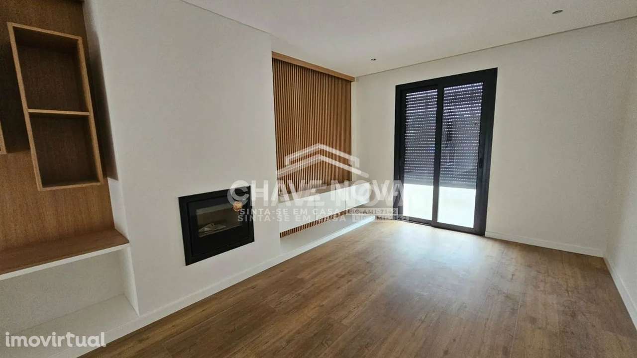 Moradia em Banda T3+1 Nova c/ Piscina na Madalena - Grande imagem: 5/26