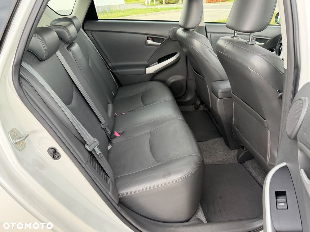 Toyota Prius 1.8 HSD Premium - 21