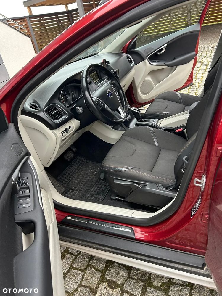 Volvo V40 Cross Country - 14