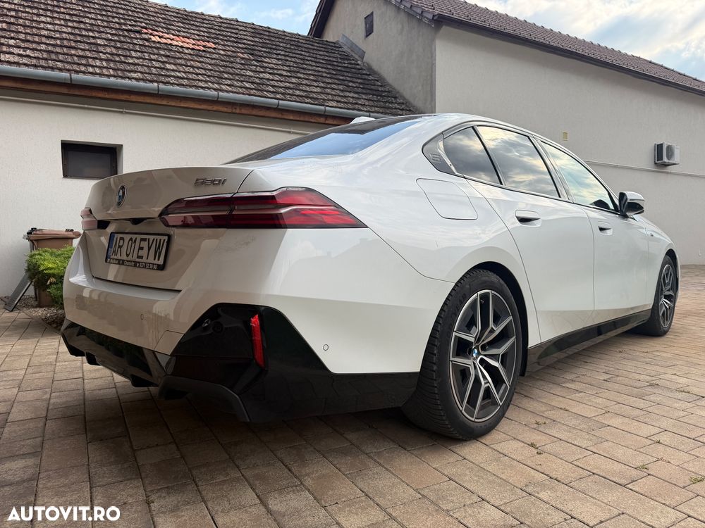 BMW Seria 5 520i AT MHEV - 3