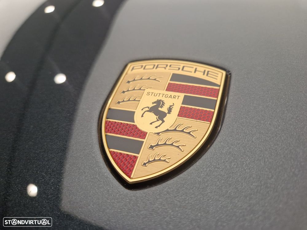 Porsche Macan Electric 4 - 12