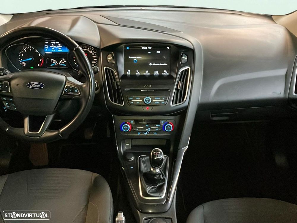Ford Focus 1.0 EcoBoost Titanium - 11