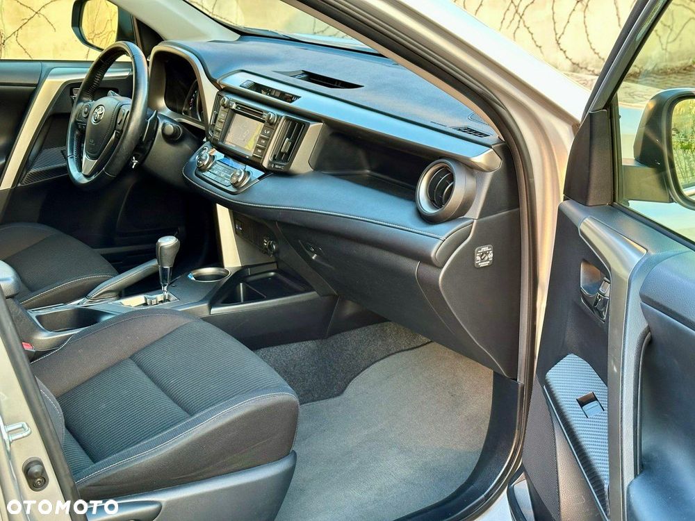 Toyota RAV4 - 7