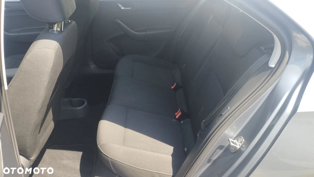 Skoda RAPID 1.2 TSI Ambition - 19
