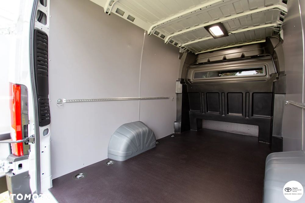 Toyota Proace Max - 12