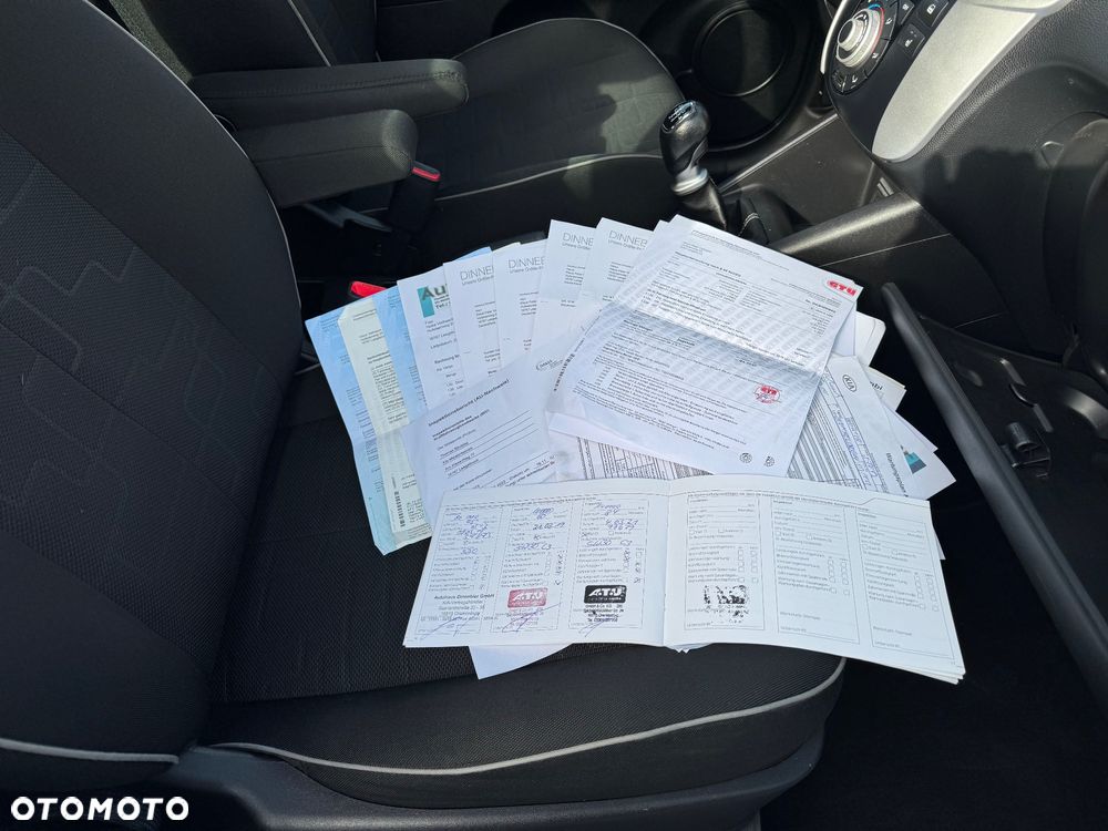 Kia Venga 1.4 CVVT UEFA EURO 2016 - 37