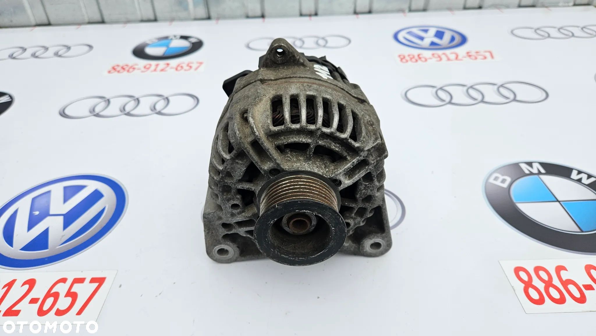 Renault Twingo 2 II 1.2 TCE Alternator 8200660037 BOSCH 90A - 1