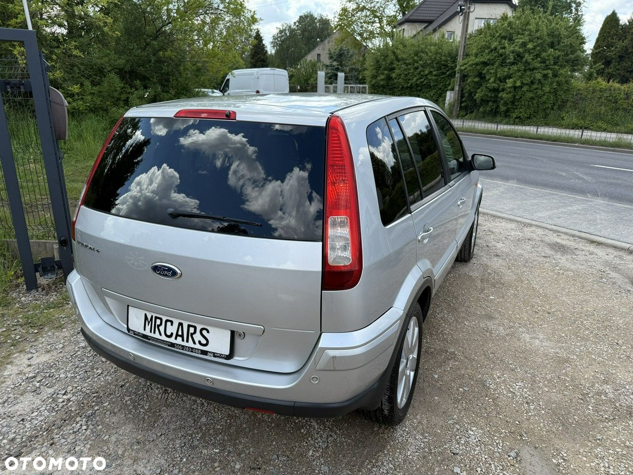 Ford Fusion - 8