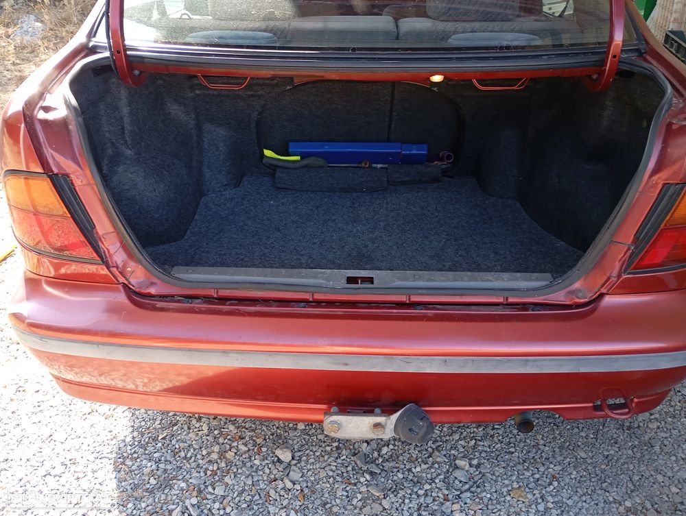 Nissan Almera 1.4 SLX - 12