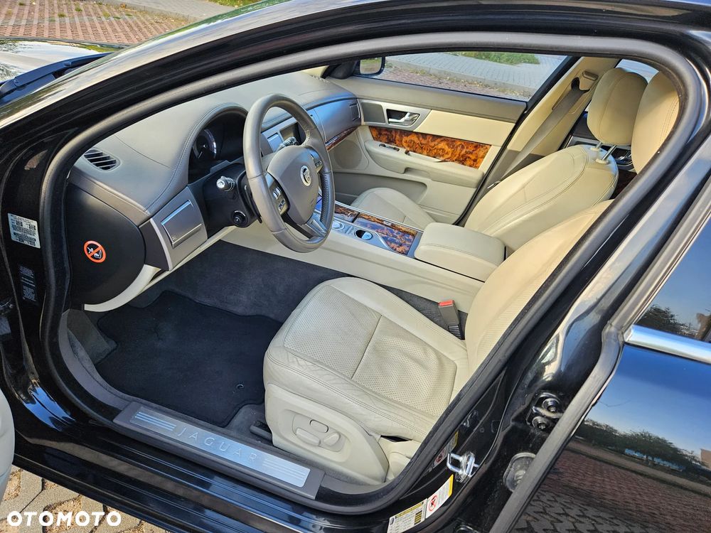 Jaguar XF 5.0 V8 Premium Luxury - 19