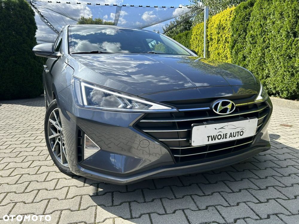 Hyundai Elantra - 1