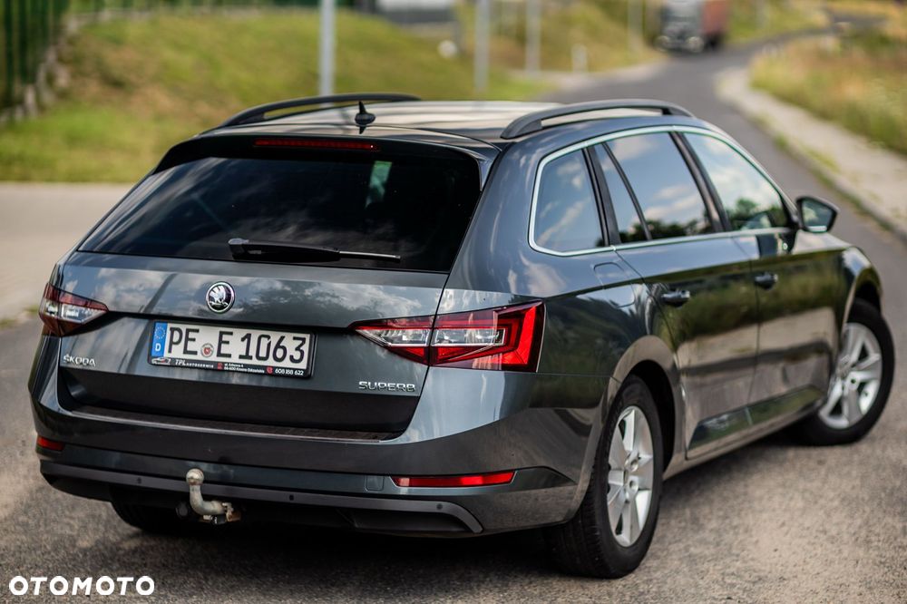 Skoda Superb 2.0 TDI DSG Ambition - 12