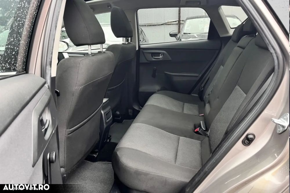 Toyota Auris 1.8 L VVT-i Luna - 17