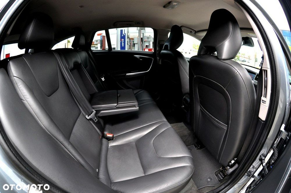Volvo V60 D2 Momentum - 18