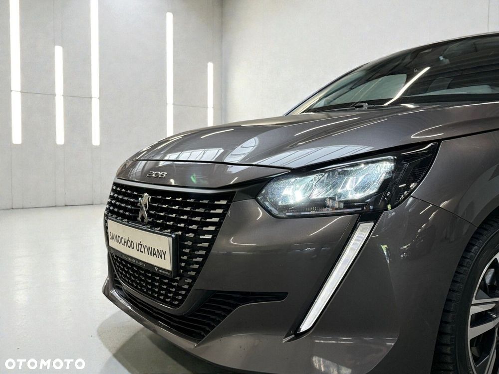 Peugeot 208 - 17