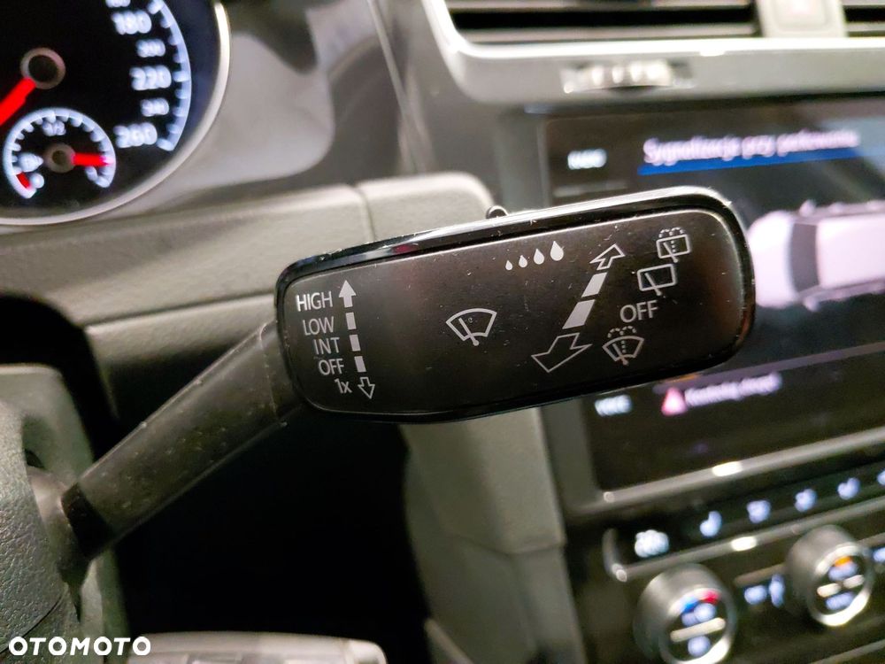 Volkswagen Golf - 29