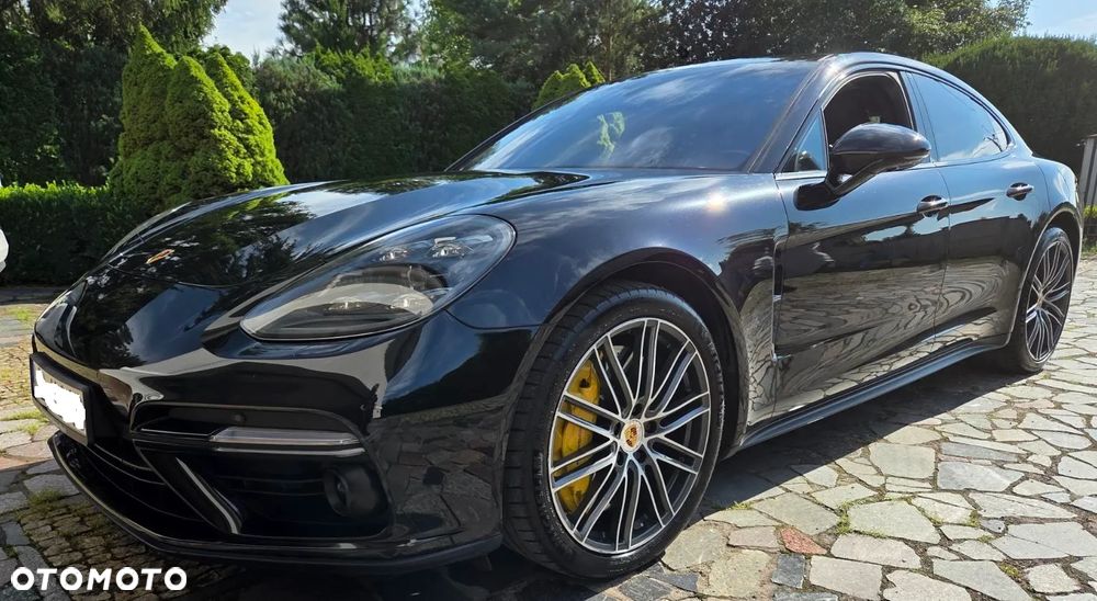 Porsche Panamera Turbo - 1