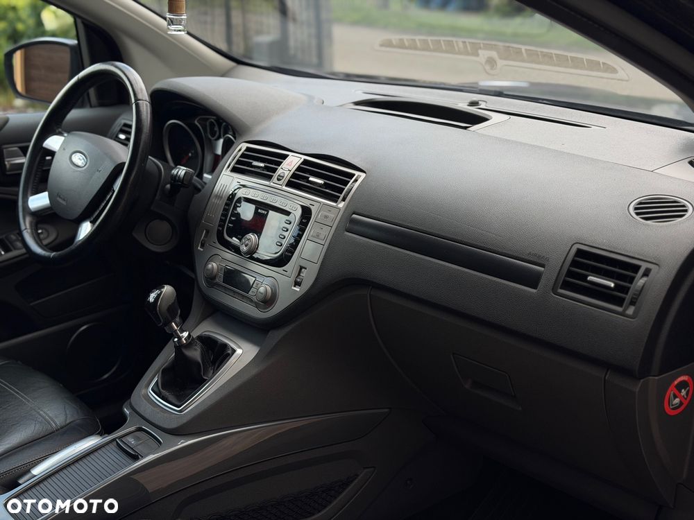 Ford Kuga 2.0 TDCi 2x4 Titanium - 16