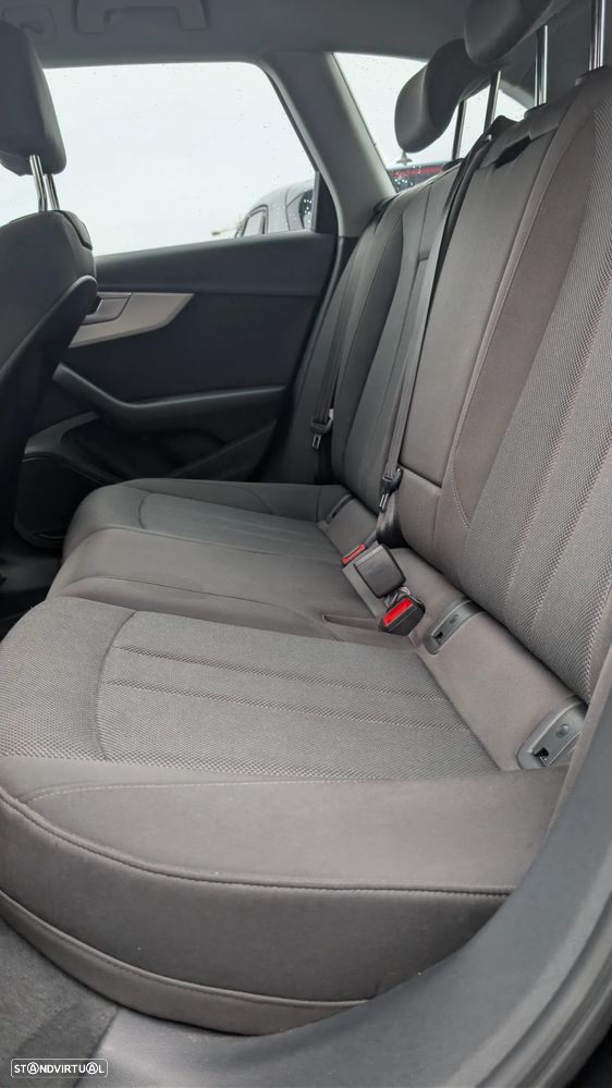 Audi A4 Avant 30 TDI S tronic - 16