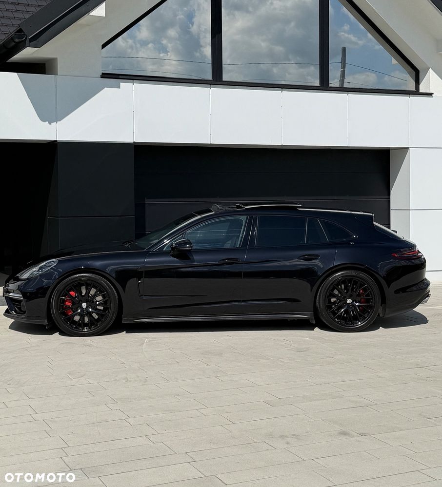 Porsche Panamera Turbo - 35