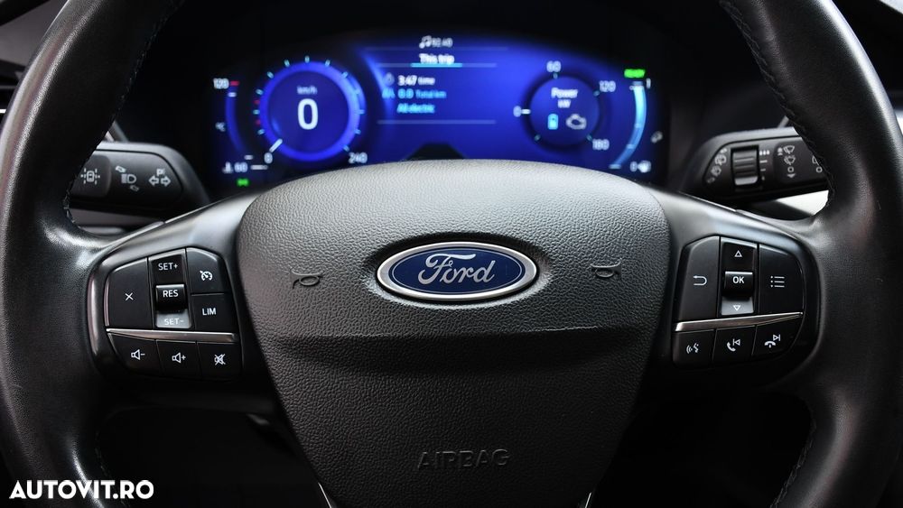 Ford Kuga - 29