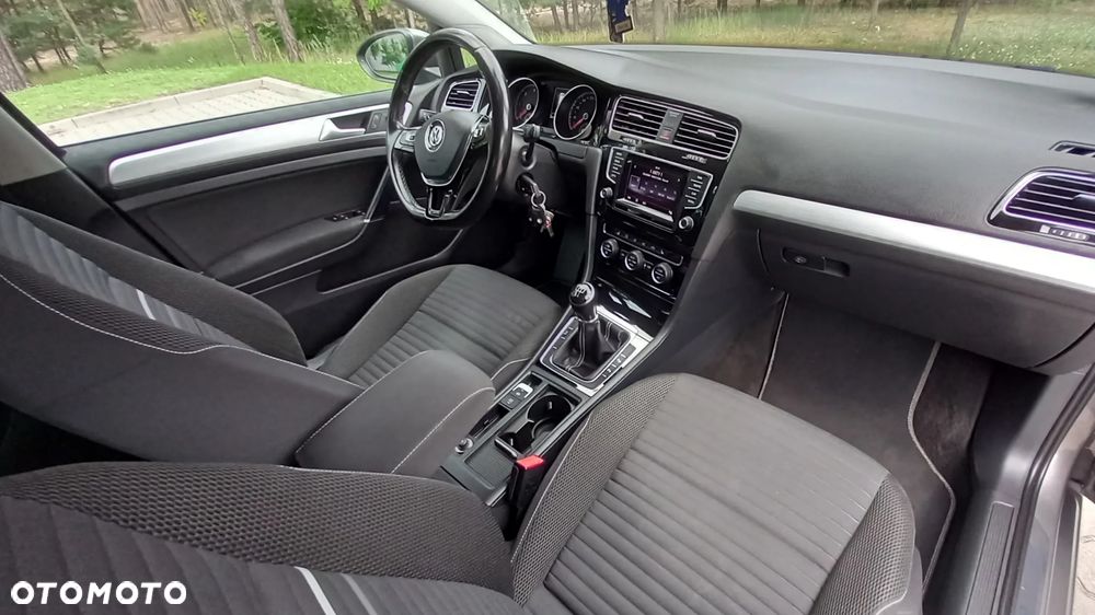 Volkswagen Golf 1.6 TDI BlueMotion Trendline - 16