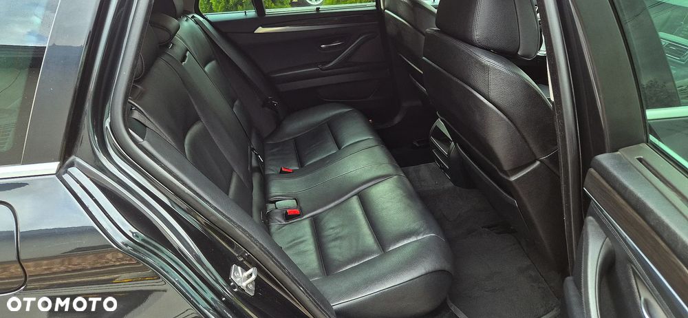 BMW Seria 5 525d xDrive Luxury Line - 27