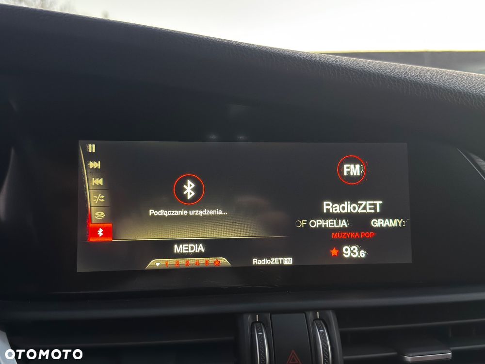 Alfa Romeo Giulia 2.0 Turbo 16V AT8-Q4 Ti - 17