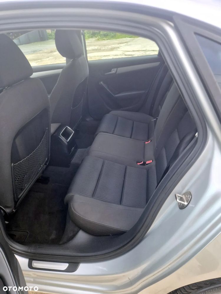 Audi A4 Limousine - 6